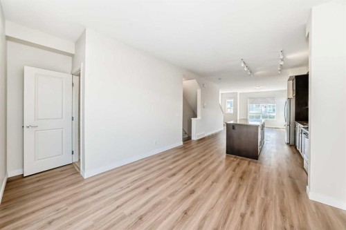 986 Sherwood Boulevard Nw, Calgary, AB - Indoor
