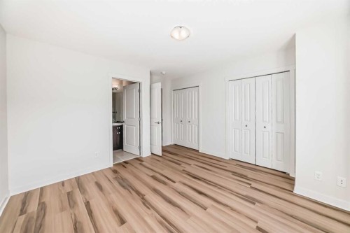 986 Sherwood Boulevard Nw, Calgary, AB - Indoor Photo Showing Other Room