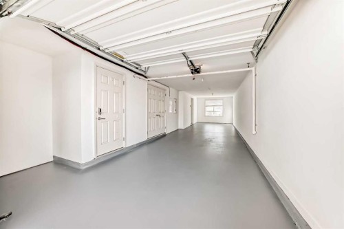 986 Sherwood Boulevard Nw, Calgary, AB - Indoor