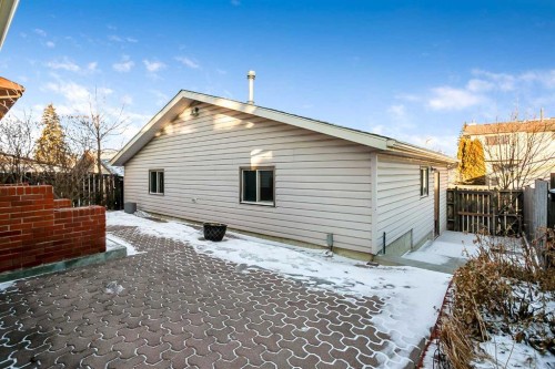 467 Berkley Crescent Nw, Calgary, AB - Outdoor With Exterior