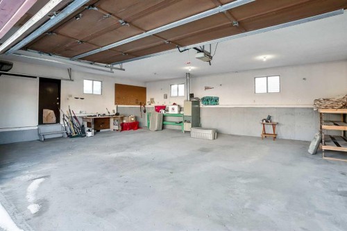 467 Berkley Crescent Nw, Calgary, AB - Indoor