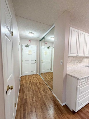 306-4514 54 Avenue, Olds, AB - Indoor Photo Showing Other Room