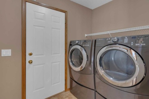 111 Hillview Road, Strathmore, AB - Indoor Photo Showing Laundry Room