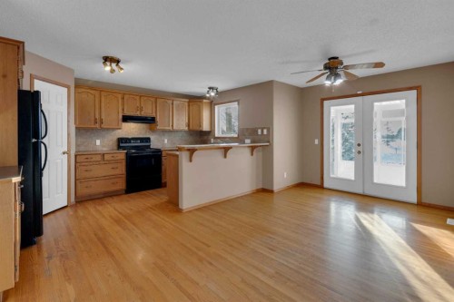 111 Hillview Road, Strathmore, AB - Indoor Photo Showing Kitchen