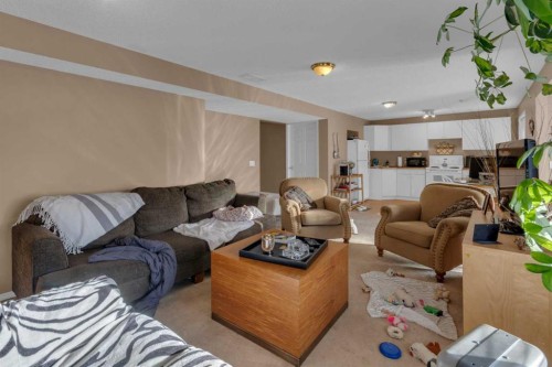 111 Hillview Road, Strathmore, AB - Indoor Photo Showing Living Room