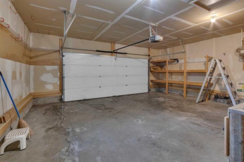 111 Hillview Road, Strathmore, AB - Indoor Photo Showing Garage