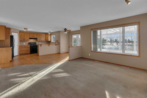111 Hillview Road, Strathmore, AB - Indoor Photo Showing Kitchen