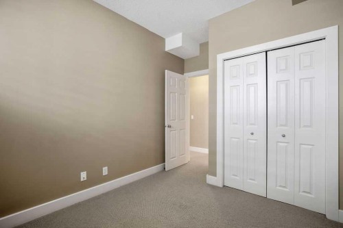 15-27 Springborough Boulevard Sw, Calgary, AB - Indoor Photo Showing Other Room