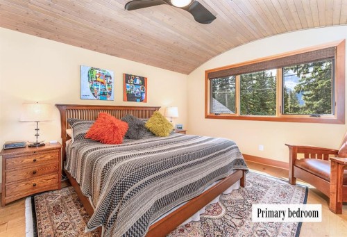 517 4Th Street, Canmore, AB - Indoor Photo Showing Bedroom