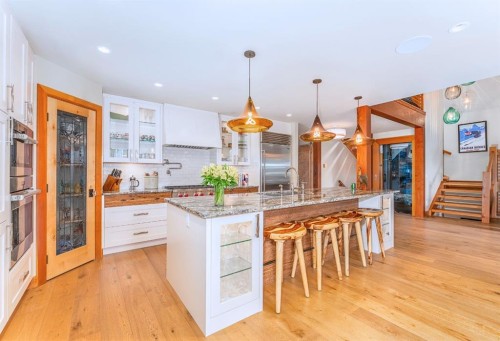 517 4Th Street, Canmore, AB - Indoor Photo Showing Other Room