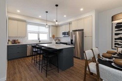 706-30 Creekside Villas SW Calgary, AB T1T 1Z1
