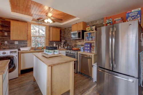 6424 32 Avenue Nw, Calgary, AB - Indoor