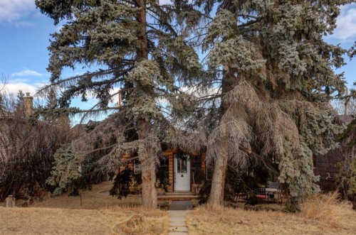 6424 32 Avenue Nw, Calgary, AB - Outdoor