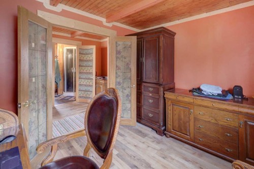 6424 32 Avenue Nw, Calgary, AB - Indoor