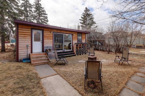 6424 32 Avenue Nw, Calgary, AB - Outdoor With Deck Patio Veranda