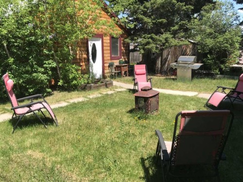 6424 32 Avenue Nw, Calgary, AB - Outdoor With Backyard