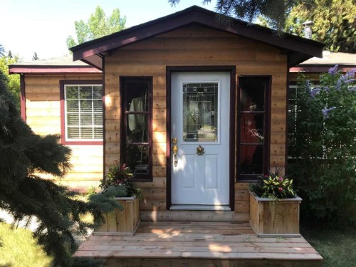 6424 32 Avenue Nw, Calgary, AB - Outdoor