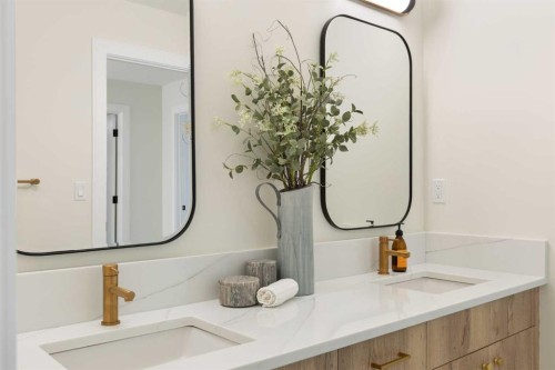 44 Alpine Common Sw, Calgary, AB - Indoor Photo Showing Bathroom