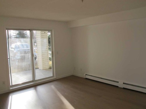 1117-12 Cimarron Common, Okotoks, AB - Indoor Photo Showing Other Room