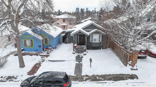 129 30 Avenue Nw, Calgary, AB - Outdoor With Facade