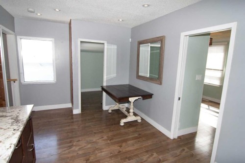 129 30 Avenue Nw, Calgary, AB - Indoor