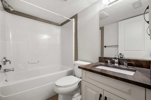 175 Kincora Crescent Nw, Calgary, AB - Indoor Photo Showing Bathroom