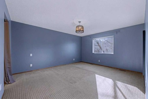 244 Eversyde Mews Sw, Calgary, AB - Indoor Photo Showing Other Room