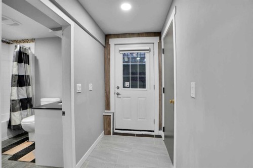 91 Copperstone Gate Se, Calgary, AB - Indoor Photo Showing Other Room