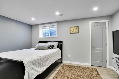 91 Copperstone Gate Se, Calgary, AB - Indoor Photo Showing Bedroom