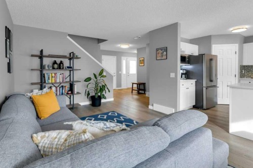 11185 Hidden Valley Drive Nw, Calgary, AB - Indoor Photo Showing Living Room