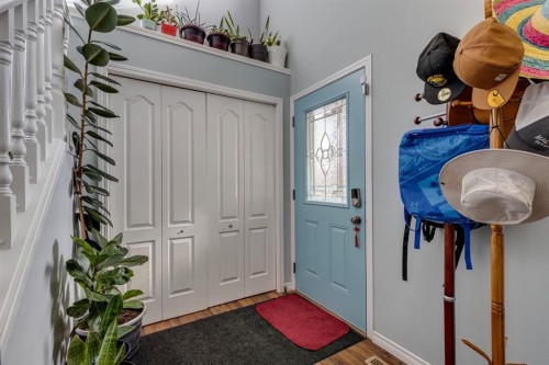 47 Westmount Road, Okotoks, AB - Indoor Photo Showing Other Room