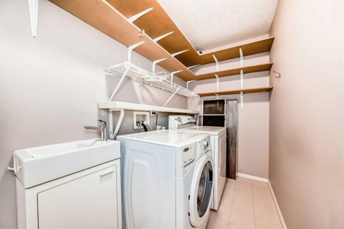 1322-1818 Simcoe Boulevard Sw, Calgary, AB - Indoor Photo Showing Laundry Room