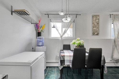 4-104 Sabrina Way Sw, Calgary, AB - Indoor Photo Showing Laundry Room