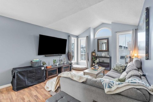 4 Tuscany Ridge Way Nw, Calgary, AB - Indoor Photo Showing Living Room