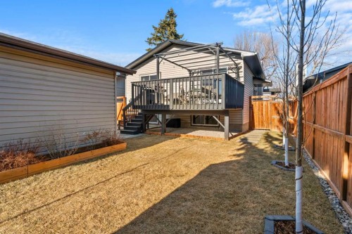 51 Berwick Hill Nw, Calgary, AB - Outdoor With Exterior