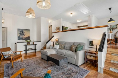 51 Berwick Hill Nw, Calgary, AB - Indoor Photo Showing Living Room