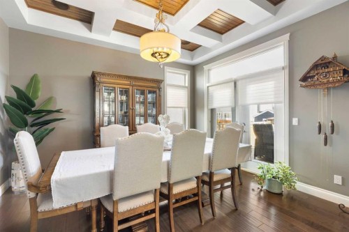 800 E Lakeview Road, Chestermere, AB - Indoor Photo Showing Dining Room