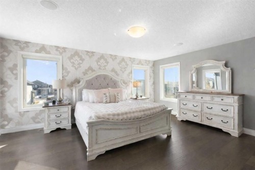 800 E Lakeview Road, Chestermere, AB - Indoor Photo Showing Bedroom