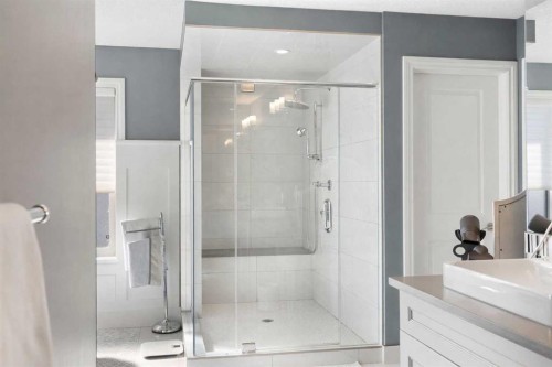 800 E Lakeview Road, Chestermere, AB - Indoor Photo Showing Bathroom