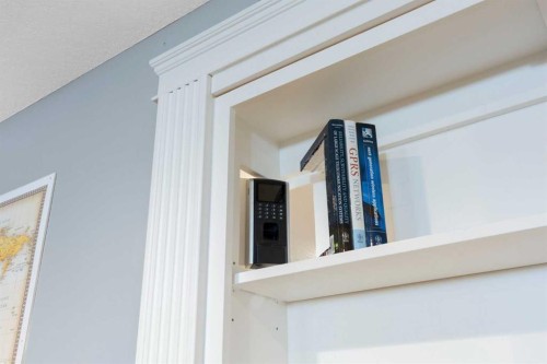 800 E Lakeview Road, Chestermere, AB -  Photo Showing Other Room