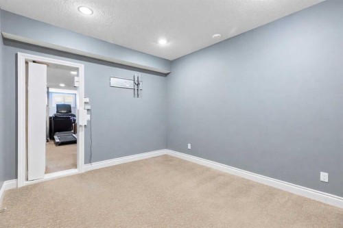 800 E Lakeview Road, Chestermere, AB - Indoor Photo Showing Other Room