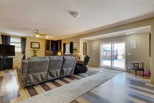 533 Highwood Drive, Longview, AB - Indoor Photo Showing Living Room