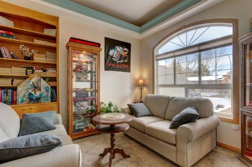 533 Highwood Drive, Longview, AB - Indoor Photo Showing Living Room