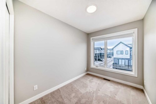 112 Evanscrest Square Nw, Calgary, AB - Indoor Photo Showing Other Room