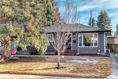 132 Wedgewood Drive Sw, Calgary, AB - Outdoor