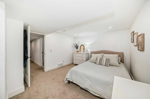 132 Wedgewood Drive Sw, Calgary, AB - Indoor Photo Showing Bedroom