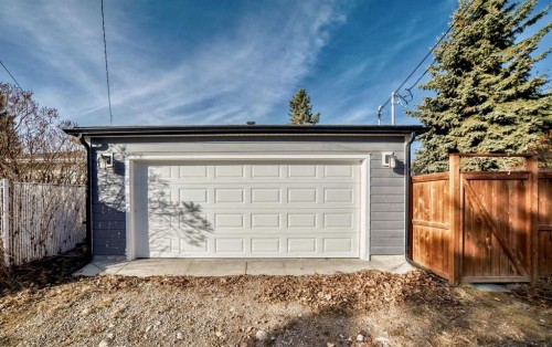 132 Wedgewood Drive Sw, Calgary, AB - Outdoor