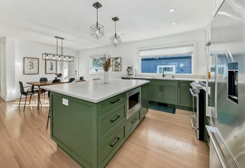 132 Wedgewood Drive Sw, Calgary, AB - Indoor