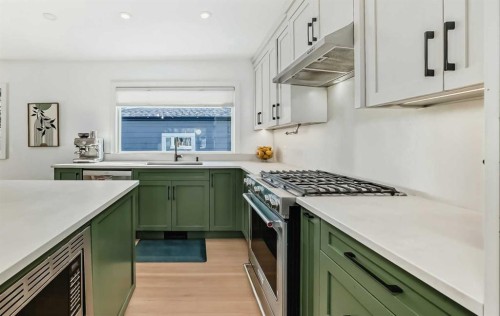 132 Wedgewood Drive Sw, Calgary, AB - Indoor Photo Showing Kitchen With Upgraded Kitchen