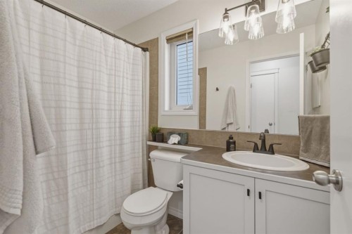 59 Prestwick Bay Se, Calgary, AB - Indoor Photo Showing Bathroom